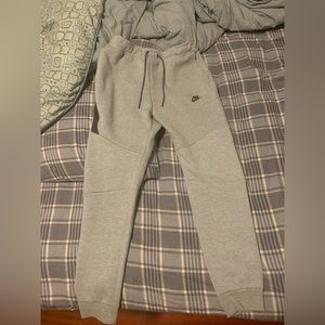 Nike Tech Fleece Joggers - Size Medium